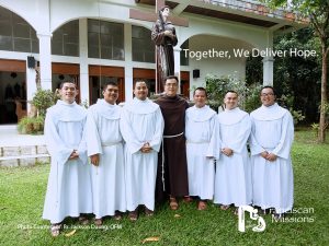 Franciscan-Seminarians-in-Vietnam