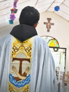 Catholic-mass-celebrated-in-philippines, Triduum-mass, Gregorian-mass,