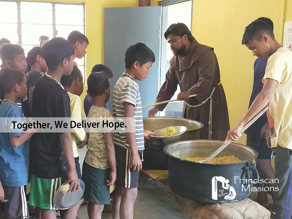 Franciscan Missions, Your Gift this Thanksgiving Will Bring Hope, Franciscans in India, India Franciscans, Food for the Poor, Feeding Poor Children in India,