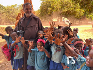 hope for a better future, Guinae-Bissau school children, Franciscan missionary in Guinae-Bissau, School children, Franciscan Missions,